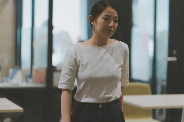 【仕事を辞めるべきか悩む】モヤモヤを解消し、前向きになるためのヒント (1)　オンラインカウンセリングメザニン