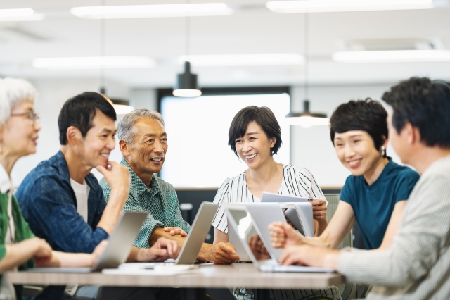 「何歳まで働く？」シニア世代の仕事の探し方